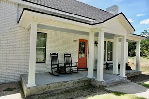 801 Reynolds St, Goldthwaite, TX 76844 - Photo 2
