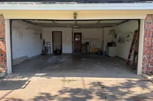 2406 W Broadview St, Greenville, TX 75402 - Photo 14