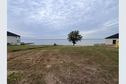 1564 Shoreline Drive, Mabank, TX 75143 - Photo 4
