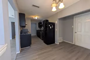 1800 Fernwood Cir, Carrollton, TX 75006 - Photo 4