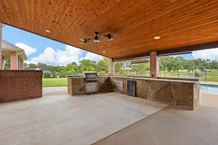 6035 Oak Hollow Dr, Burleson, TX 76028 - Photo 38