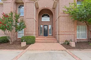 6035 Oak Hollow Dr, Burleson, TX 76028 - Photo 8
