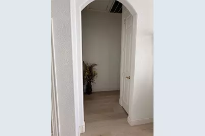 2301 Clearspring Drive S, Irving, TX 75063 - Photo 12
