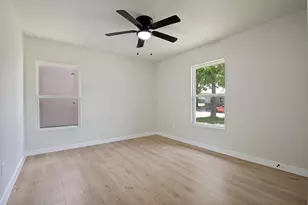 1302 Marion Dr, Garland, TX 75042 - Photo 16