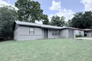 1706 Martin Luther Dr, Arlington, TX 76010 - Photo 2