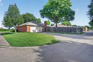 828 Haverford Ln, DeSoto, TX 75115 - Photo 16