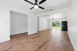 318 NE Michael Dr, Burleson, TX 76028 - Photo 4