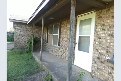 5324 Parker Henderson Road, Fort Worth, TX 76119 - Photo 4