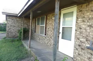 5324 Parker Henderson Rd, Fort Worth, TX 76119 - Photo 4