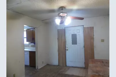 5324 Parker Henderson Road, Fort Worth, TX 76119 - Photo 16