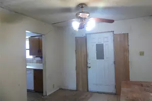 5324 Parker Henderson Rd, Fort Worth, TX 76119 - Photo 16