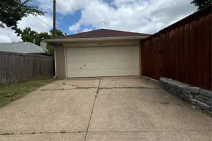 2209 Rockbluff Dr, Rowlett, TX 75088 - Photo 16