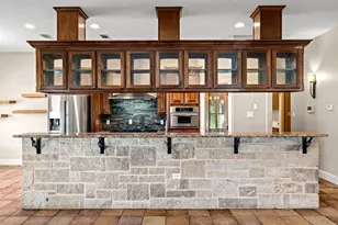 407 Valley View Ct, Rio Vista, TX 76093 - Photo 8