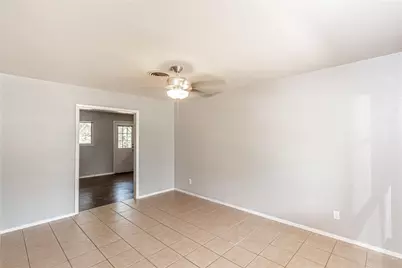 1021 Patricia Street, Irving, TX 75060 - Photo 4