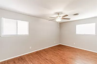 1021 Patricia Street, Irving, TX 75060 - Photo 10