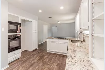 1021 Patricia Street, Irving, TX 75060 - Photo 2