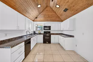 923 Moore St, Cedar Hill, TX 75104 - Photo 8