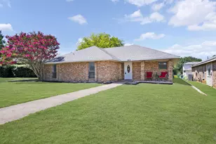 923 Moore St, Cedar Hill, TX 75104 - Photo 1