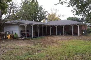 107 SE Harris St, Burleson, TX 76028 - Photo 10
