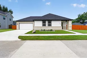 108 Griffin St, Waxahachie, TX 75165 - Photo 1