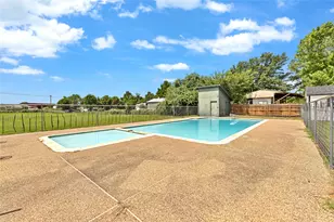 1901 Melissa Ln, Keene, TX 76031 - Photo 36