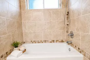 601 Ascot Dr, Euless, TX 76040 - Photo 14
