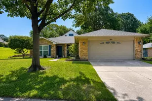 601 Ascot Dr, Euless, TX 76040 - Photo 1