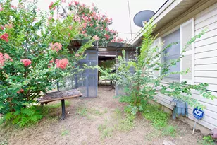 600 Hatton St, Waco, TX 76704 - Photo 32