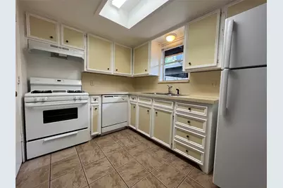 1908 Camden Court #03, Denton, TX 76205 - Photo 6