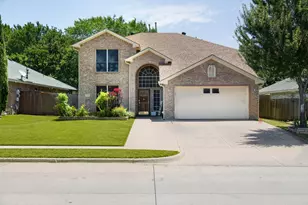 3348 Autumn View Dr, Grand Prairie, TX 75050 - Photo 1