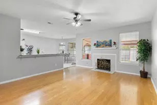 3348 Autumn View Dr, Grand Prairie, TX 75050 - Photo 6