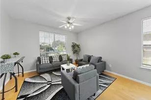 3348 Autumn View Dr, Grand Prairie, TX 75050 - Photo 8
