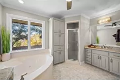 1921 Briarwood Drive, Grand Prairie, TX 75050 - Photo 10