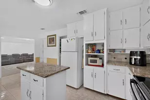 908 Hillside Ct, Bedford, TX 76022 - Photo 14