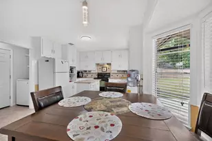 908 Hillside Ct, Bedford, TX 76022 - Photo 10