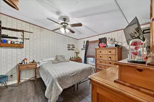 1103 Burnett Blvd, Alvarado, TX 76009 - Photo 20