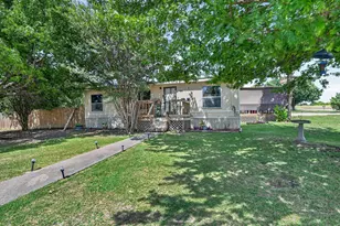 1103 Burnett Blvd, Alvarado, TX 76009 - Photo 4
