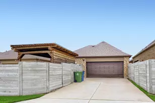 716 10th St, Argyle, TX 76226 - Photo 16