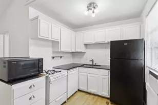 820 W 10th St, Dallas, TX 75208 - Photo 2