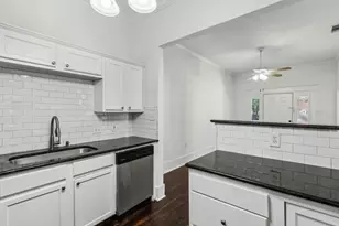 820 W 10th St, Dallas, TX 75208 - Photo 4