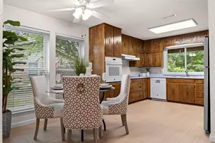 329 Stratford Dr, Hurst, TX 76054 - Photo 8