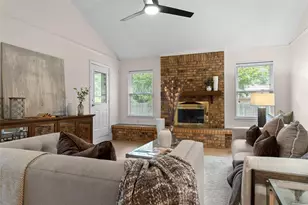 329 Stratford Dr, Hurst, TX 76054 - Photo 6