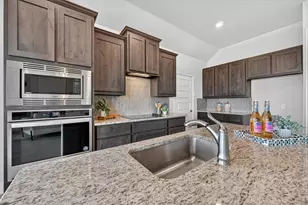 401 Berkeley Dr, Waxahachie, TX 75167 - Photo 12