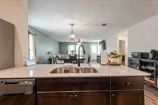 420 Red Rock Trl, Fort Worth, TX 76052 - Photo 4