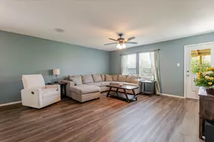 420 Red Rock Trl, Fort Worth, TX 76052 - Photo 10