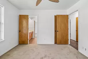 2030 Huntington Dr, Grand Prairie, TX 75051 - Photo 26