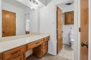 2030 Huntington Dr, Grand Prairie, TX 75051 - Photo 22