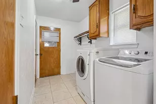 2030 Huntington Dr, Grand Prairie, TX 75051 - Photo 18