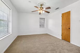 2030 Huntington Dr, Grand Prairie, TX 75051 - Photo 28