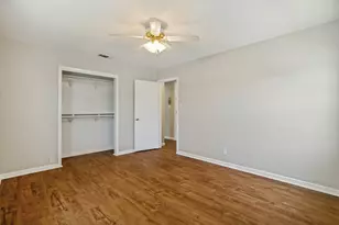 346 Lorna St, Burleson, TX 76028 - Photo 10